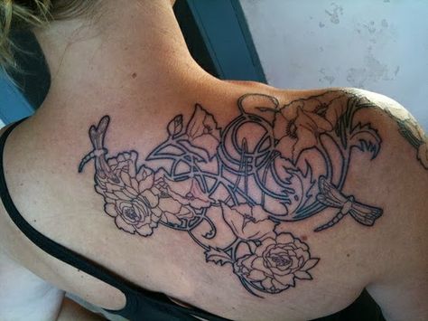 Art Nouveau Floral Tattoo, Tattoo For My Son, Art Deco Tattoo, Nouveau Flowers, Art Nouveau Tattoo, Nouveau Tattoo, Filigree Tattoo, Design Art Nouveau, Rose Tattoos For Women