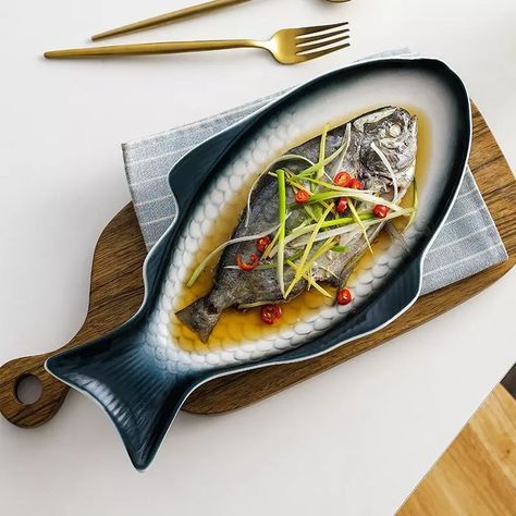 Fish Dish for Restaurant Home Restaurant Plates Ideas Dishes, Ceramic Fish Plate, Plates Design, Ceramic Serving Platter, Restaurant Plates, Spanish Bungalow, Plate Presentation, Family Dining Table, Fish Platter