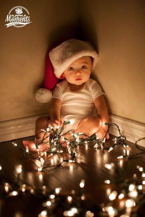 Santy Vom Avea Un Copil, Baby Christmas Photography, Christmas Baby Pictures, طفلة حديثة الولادة, Grey Candles, Foto Newborn, Baby Christmas Photos, Xmas Photos, Christmas Shoot