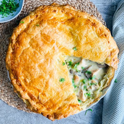 Chicken, Bacon, Mushroom and Leek Pie — Lillie Farrow Veg Pie, Bacon Pie, Chicken Pie Recipe, Bacon Mushroom, Leek Pie, Leek Recipes, Mushroom Pie, Chicken Mushroom, Bacon Stuffed Mushrooms