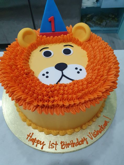 Animal Cake Ideas, Lion Birthday Party, Lion Cake, Animal Cupcake, Son Birthday, Birthday Decorations At Home, Lion Birthday, Bridal Photography Poses, Animal Cupcakes