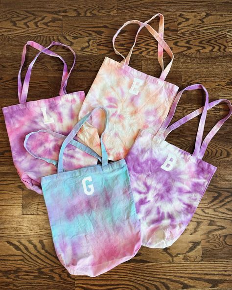 Tie Dye Canvas Tote Bag Diy, Casual Tie Dye Cotton Bag, Tie Dye Rectangular Bag For Everyday Use, Tie Dye Drawstring Bags, Diy Tote Bag Design, Daily Use Tie-dye Tote Bag, Tie Dye Bags, Ty Dye, Diy Tie Dye Techniques