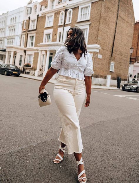 What to Wear With White Jeans: 5 Combos You'll Love | Who What Wear UK White Jeans Midsize, White Jeans Curvy Outfit, Curvy White Jeans Outfit, Off White Jeans Outfit Summer, White Jeans Plus Size Outfit, Karina Marriott, How To Style White Jeans Casual, Beige Jeans Outfit Summer, Plus Size White Jeans Outfit