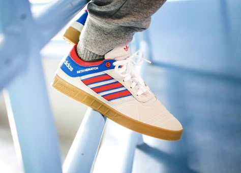 Adidas Claremont ADV - Crystal White/Scarlet/Bluebird - 2016 (by Seth Hematch) Find shops → Adidas Skateboarding, Nike Classic, Crystal White, Mens Fashion Shoes, Pink Beige, Bluebird, Shoe Style, Skateboarding, Sneaker Head