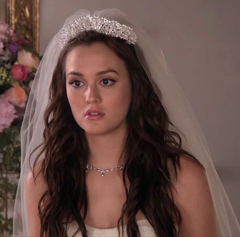 Gossip Girl Icons, Blair Waldorf Wedding, Blair Waldorf Hair, Blair Waldorf Aesthetic, Blair Waldorf Gossip Girl, Blair And Serena, Gossip Girl Blair, Gossip Girl Aesthetic, Leighton Meester