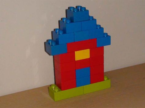 Duplo building - Flat house 2 Duplo House, Lego Therapy, Lego Basic, Easy Lego Creations, Flat House, Mega Blocks, Big Lego, Lego Building Instructions, Lego Club