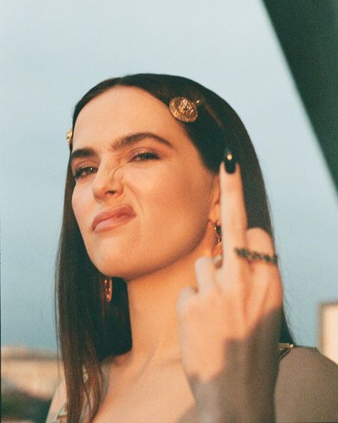 Zoey Deutch, Starting Line, Sofia Carson, Female Actresses, Girl Crushes, A Lady, Girl Crush, Film Photography, Celebrity Crush