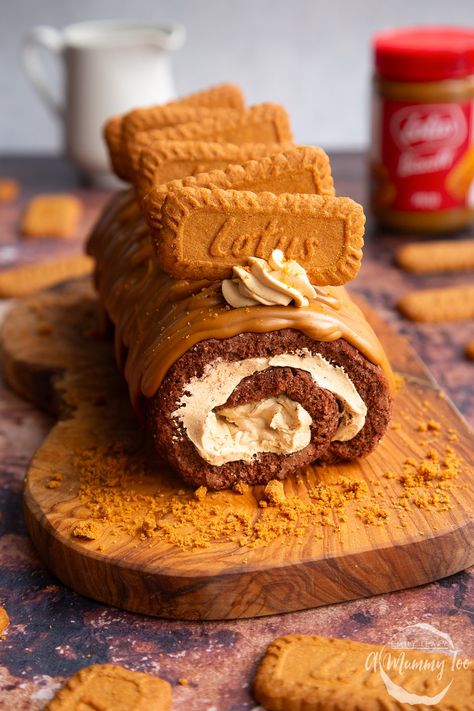 Biscoff Swiss Roll Biscoff Rolls, Biscoff Swiss Roll, Lotus Biscoff Cinnamon Rolls, Ultimate Desserts, Decorated Cake Roll, Lotus Cake Biscoff, Recipes With Lotus Biscoff, Biscoff Buttercream, Swiss Roll Recipe