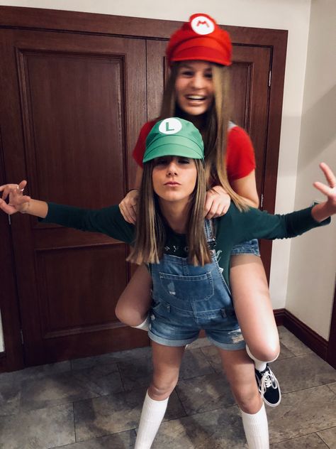 Mario And Luigi Poses, Preppy Mario And Luigi Costumes, Mario And Luigi Costumes Teen Girl, Mario Costume Diy, Mario And Luigi Costumes, Costumes For Sisters, Mario And Luigi Halloween, Luigi Halloween Costume, Mario Bros Costume