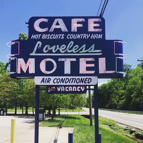 If you love biscuits, fried chicken, and more biscuits, then try the Loveless Cafe in Nashville, TN! Biscuit Love Nashville Recipe, Gluten Free Nashville Hot Chicken, Nashville Hot Tofu, Loveless Cafe Nashville, Kittenish Nashville, Loveless Cafe, Country Ham, Nashville Tennessee, Nashville Tn