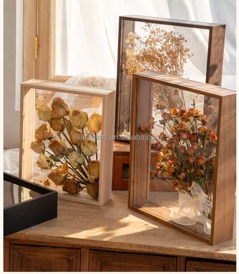 Flower Photo Frame, Dried Flowers Crafts, 3d Svg Files, Picture Frame Table, Dried Flowers Diy, Flower Picture Frames, Diy Photo Frames, Diy Display, Flower Shadow Box