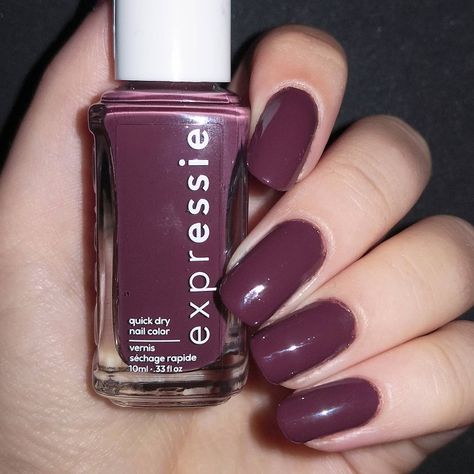 Essie Scoot Scoot, Nails Pedicure, Dry Nails Quick, Nail Color, Nails Nails, Essie, Pretty Nails, Hair And Nails, Nail Colors