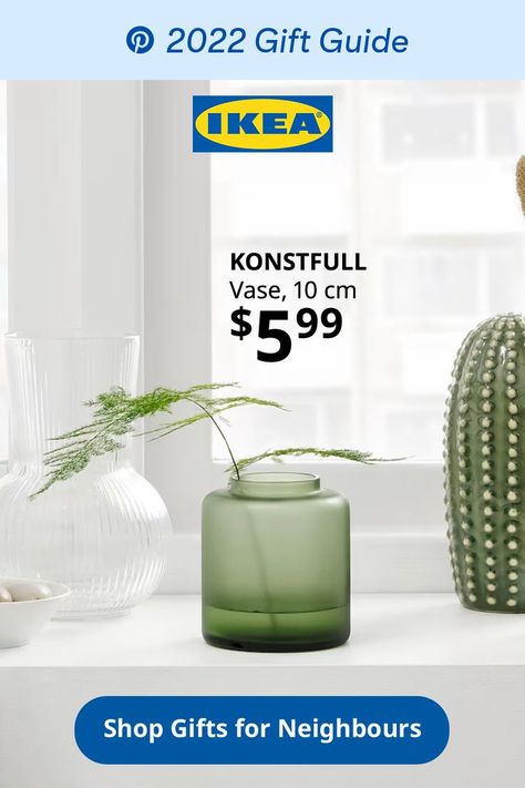 Simple, stylish, versatile décor can bring holiday cheer into any home. The mouth-blown glass vases of the KONSTFULL series make for an ideal gift, especially when filled with a seasonal flower arrangement. Planet Energy, Energy Consumption, Neighbor Gifts, Fresh Cut Flowers, Seasonal Flowers, Frosted Glass, Cleaning Clothes, Gift Guide, Gift Shop