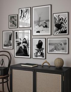 Wall Art Different Frames, Frames In Bedroom Wall Decor, Wall Posters Ideas Living Room, Pictures For Home Decor, Artwork Wall Living Room, Wall Of Frames Bedroom, Photographer Room Decor, Posters Living Room Wall, Black And White Framed Prints