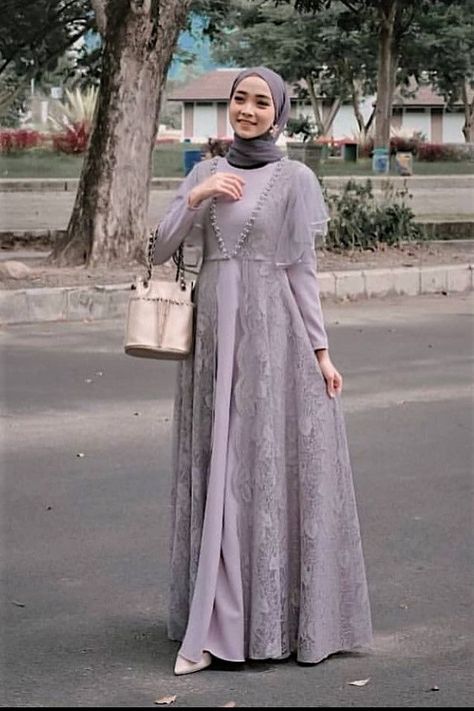 Dress Brokat Modern, Dress Muslim Modern, Braidsmaid Dresses, Batik Dress Modern, Fesyen Islam, Kebaya Modern Dress, Model Gamis, Dress Pesta, Hijab Wedding