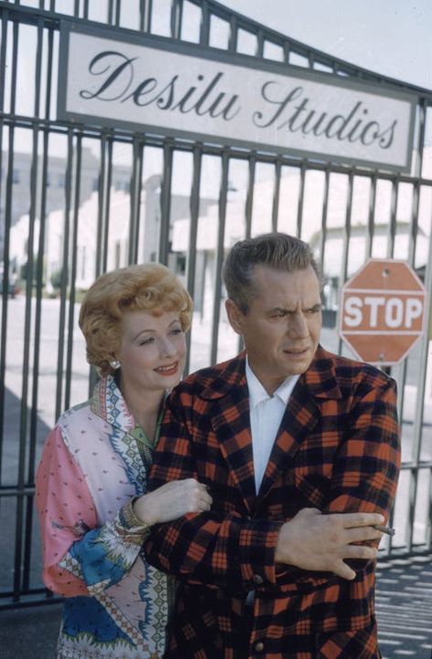 Lucy And Desi, I Love Lucy Show, Lucille Ball Desi Arnaz, Lucy And Ricky, Desi Arnaz, Lucille Ball, Famous Couples, Love Lucy, Actrices Hollywood