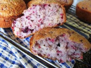 Mulberry Muffins, Huckleberry Recipes, Mulberry Recipes, Foraged Food, Food Receipt, Whoopie Pies, Baking Project, Muffin Recipe, How Sweet Eats