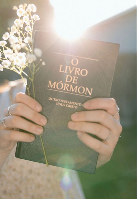 Mission Photoshoot, Sister Missionary Pictures, Portland Temple, Mission Pictures, Mission Photos, Book Concept, Sister Missionary, Sister Missionaries, Spiritual Thoughts