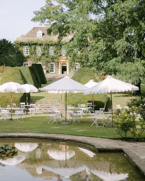 Uk Coastal Wedding, Romantic Estate Wedding, European Chic Wedding, Wedding Inspiration 2024, Old Money Garden Wedding, European Garden Party, Timeless Garden Wedding, Italian Garden Party Wedding, Cheugy Wedding