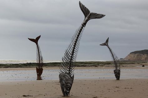 Leigh Dyer Fish Sculptures, Metal Fish, Metal Tree Wall Art, Sculpture Metal, Metal Art Sculpture, Metal Tree, Arte Inspo, Metal Art Projects, Welding Art