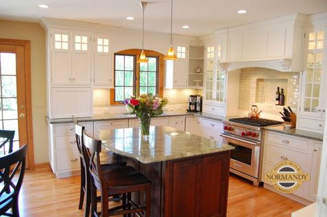 Stained Trim, Paint Cabinets White, Farmhouse Backsplash, Oak Trim, Outdoor Kitchen Appliances, Wood Backsplash, Herringbone Backsplash, Brick Backsplash, Kitchen Concepts