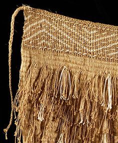 Rāpaki (traditional kilt) made in 2006 by master weaver Karl Leonard Food Baskets, Flax Weaving, Weaving Book, Weaving Loom Diy, Maori Designs, Māori Culture, Making Fabric, Nz Art, Maori Art