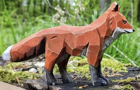 Fox Carving, Wood Carving Animals, Wood Cravings, Wood Toys Diy, Carving Animals, Wood Whittling, Armadura Cosplay, Carved Animals, Whittling Projects