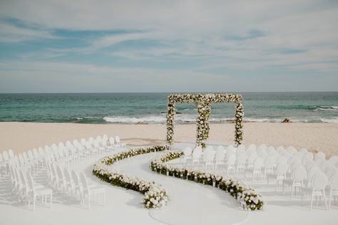 Beach Wedding White, Oceanfront Wedding, Martha Weddings, Dream Beach Wedding, Beach Dinner, Train Wedding, Stage Decor, Detachable Train, Cabo Weddings