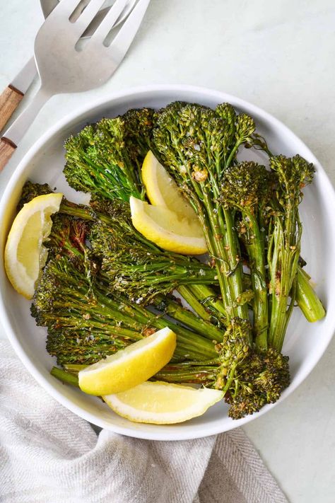 Roasted Broccolini Roasted Broccolini Recipe, Foil Potatoes On Grill, Grillable Veggie Burger, Grilled Meals, Broccolini Recipe, Grilled Broccolini, Grilled Broccoli, Roasted Broccolini, Oven Roasted Asparagus