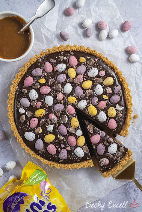 Gluten Free Mini Egg Chocolate and Caramel Tart Recipe (No-Bake) Gluten Free Tart, Becky Excell, Easter Tart, Caramel Tart Recipe, Chocolate Caramel Tart, Gluten Free Easter, Egg Chocolate, Dream Cafe, Gluten Free Pastry