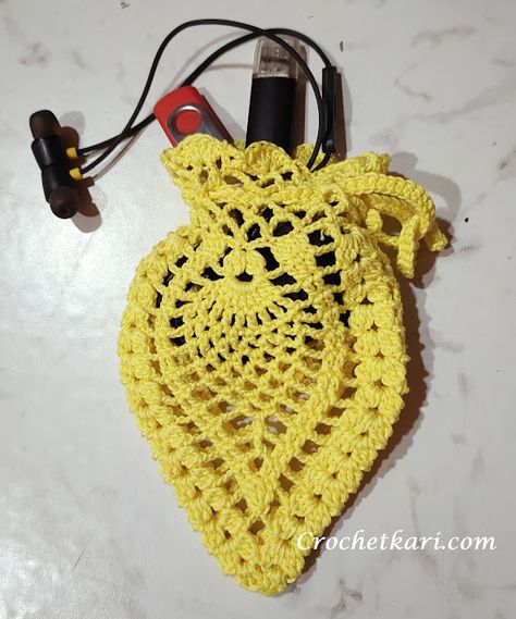 Pineapple pouch pattern Pineapple Bag, Crochet Pineapple, Crochet Graph, Pineapple Crochet, Small Crochet, Crochet Things, Pineapple Pattern, Pouch Pattern, Blanket Crochet