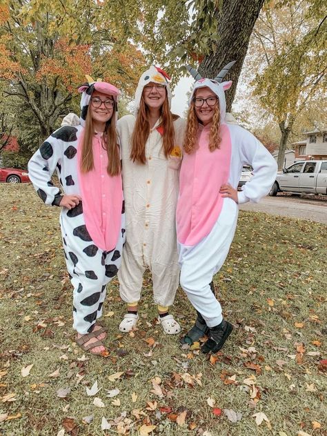 Comfy Trio Halloween Costumes, 3 People Costumes Friends, Farm Animal Group Costumes, Halloween Onsies Costumes, Onesie Halloween Costumes Trio, Halloween Ideas For Trios, Onsie Costume Trio, Onsie Halloween Costume Trio, Farm Animal Halloween Costumes