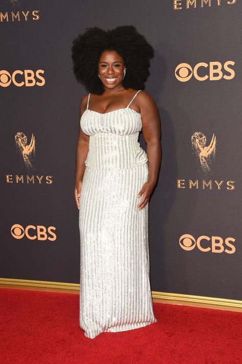 Silver sequins dominated the red carpet this year at the Emmy awards: Red Carpet Dresses Best, Uzo Aduba, Red Carpet 2017, Emmys Red Carpet, Michelle Pfeiffer, Zoe Kravitz, Black Celebrities, Sofia Vergara, Orange Is The New Black