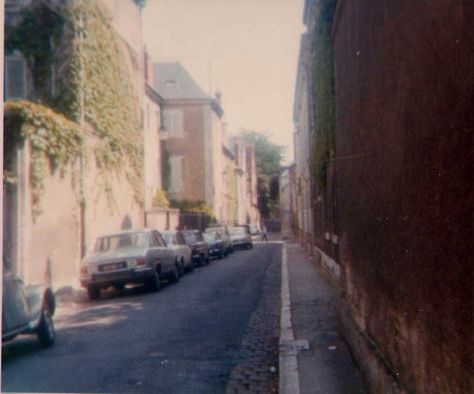 80s Italy Aesthetic, Vintage Italy Aesthetic, Northern Italy Aesthetic, Cmbyn Summer, Feeding Pigeons, Retro Italy, Italy 1983, Somewhere In Northern Italy 1983, San Marco Venice