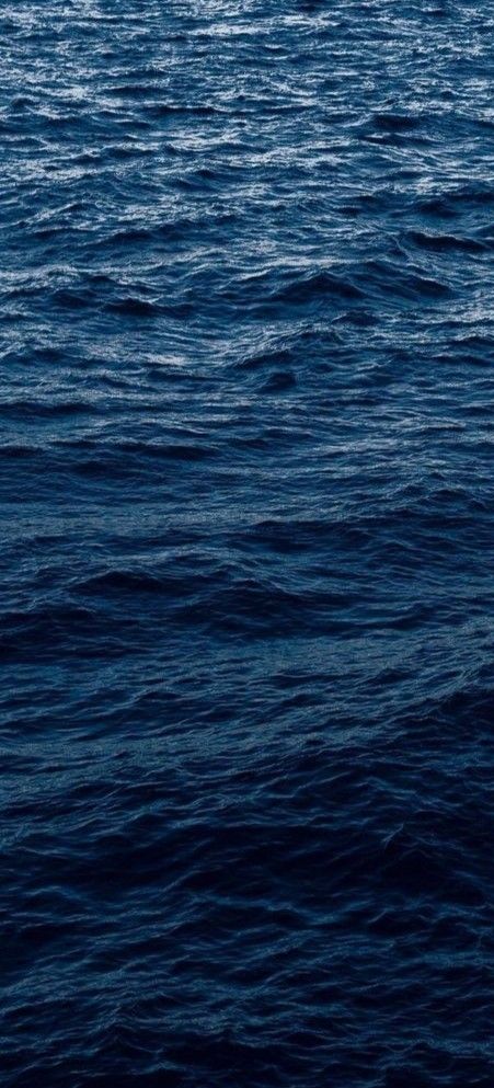 Ocean Waves Photography, Siren Core, Lockscreen Ideas, Camo Wallpaper, Feather Fashion, Dark Blue Wallpaper, Waves Photography, Iphone Organization, Blue Dream