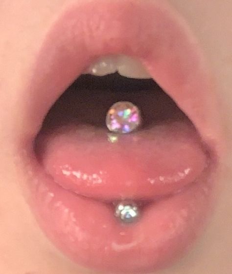 Unique Tongue Piercing, Opal Tongue Piercing, Frog Eye Tongue Piercing, Pink Tongue Piercing, Tongue Piercing Ideas, Tongue Piercing Aesthetic, Cute Tongue Piercing, Tongue Jewelry, Tongue Piercing Jewelry