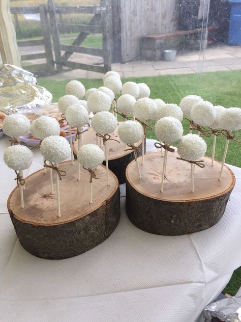 Wooden Cake Pop Stand, Rustic Cake Pops Ideas, Rustic Cake Pops, Wedding Cake Pops Display, Baptism Cake Pops, Christmas Cakepops, Wooden Wedding Cake Stand, Cake Pop Holder, Engagement Party Diy