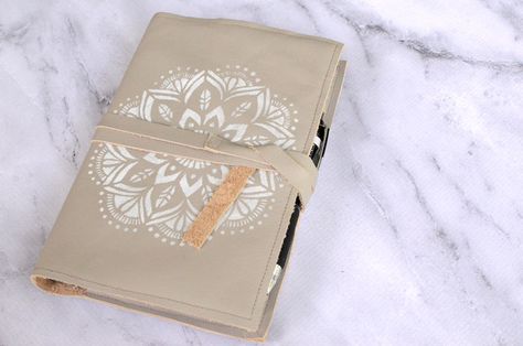 DIY Leather Journal Cover –Easy Sewing Tutorial - Orange Bettie Journal Pouch Diy, Diy Leather Planner Cover, Diy Leather Journal Cover How To Make, Cricut Leather Journal Cover, Diy Leather Journal Cover, Lanyard Tutorial, Leather Diary Cover, Small Sketchbook, Leather Lanyard