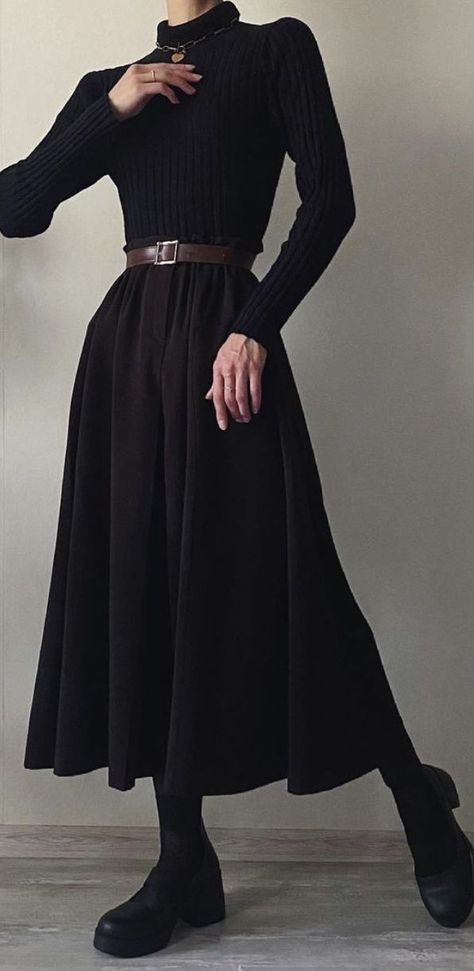 Edgy Work Outfits, Goth Academia, Academia Outfits, Looks Pinterest, Academia Style, Academia Fashion, Retro Pin Up, Styl Retro, Elegantes Outfit