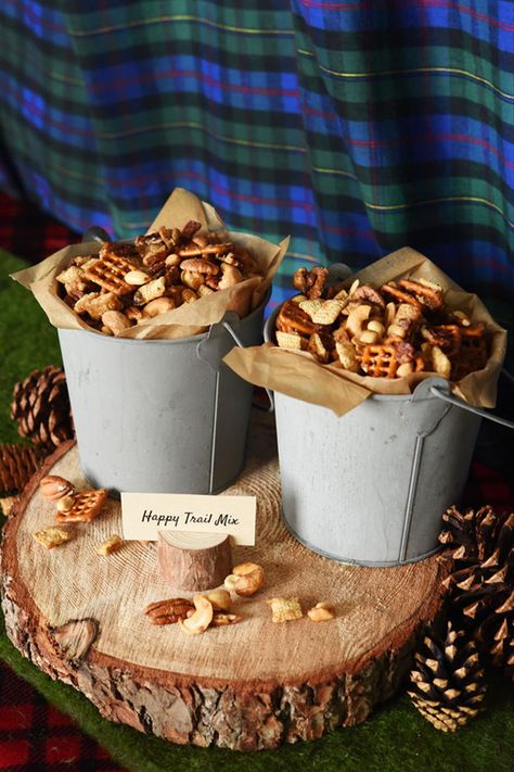 Beer and bacon trail mix: | Why Bro-Dal Showers Are The Next Big Thing In Weddings Beer Grooms Cake, Lumber Jack, Beer Bacon, Lumberjack Party, Adult Party Themes, Beer Theme, Pre Wedding Party, Beer Party, Chex Mix