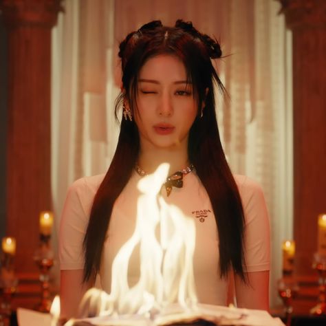 yunjin jpn unforgiven mv Le Sserafim Unforgiven Mv, Le Sserafim Yunjin Unforgiven, Yunjin Unforgiven, Le Sserafim Unforgiven, Le Sserafim Yunjin, Lesserafim Yunjin, Kpop Girl Groups, Photo Dump, Kpop Girls