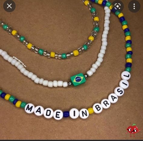 Bruno Mars Bracelet, Brazil Bracelet, Brasil Aesthetic, Bracelets Ideas, Beaded Jewelry Designs, Bruno Mars, Beads Bracelet, Beaded Jewelry Diy, Diy Bracelets