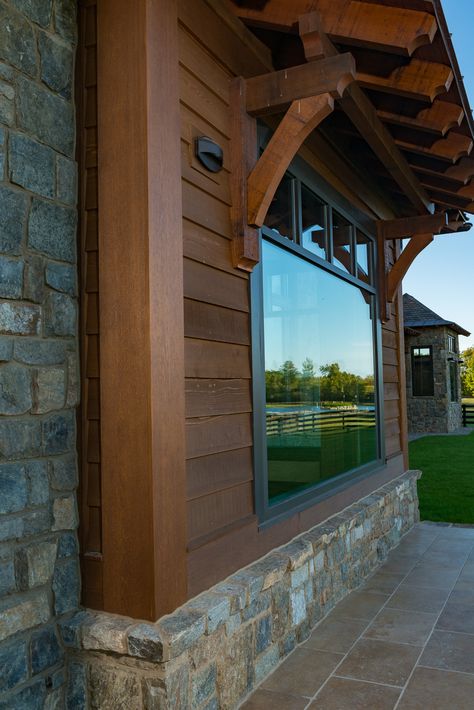 Wood Accents Exterior House, Wood Accent Exterior House, Wood Accents On House Exterior, Exterior Ranch Remodel, Lodge Exterior, Metal Doors Exterior, Homes Architecture, Exterior House Siding, Wood Siding Exterior