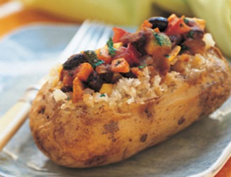 Baked Potatoes Topped with Spicy Vegetable Stew Black Bean And Corn, Daniel Fast Recipes, Super Easy Dinner, Baked Corn, Daniel Fast, Baked Potatoes, Meatless Meals, Black Bean, Vegetarian Dishes