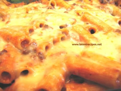 Baked Ziti with Bechamel and Bolognese Sauce Bechemel Sauce, Twisted Pasta, Baked Ziti With Ricotta, Bechamel Sauce Recipe, Easy Baked Ziti, Ziti Recipes, Marinara Sauce Homemade, Bolognese Sauce, Homemade Marinara