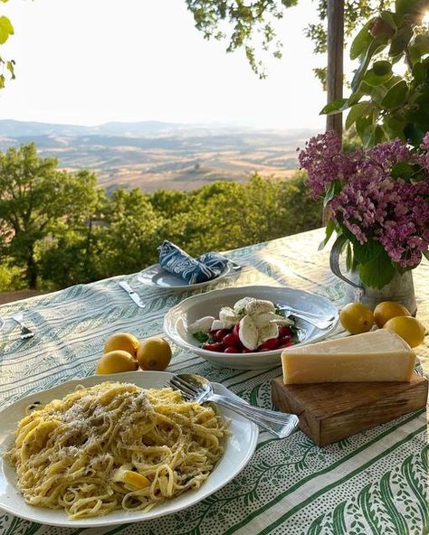 Good Italian Food, Italian Mother Aesthetic, Italian Summer Vacation, Pasta In Italy Aesthetic, Fresh Pasta Aesthetic, Food From Italy, Italian Food In Italy, Italy Love Aesthetic, Freshness Aesthetic