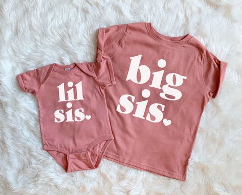 Big Sis Lil Sis Gifts, Family Photo Outfit, Big Sister Little Sister, Matching Sisters, Big Sister Gifts, Lil Sister, Sister Outfits, Lil Sis, Sister Shirt