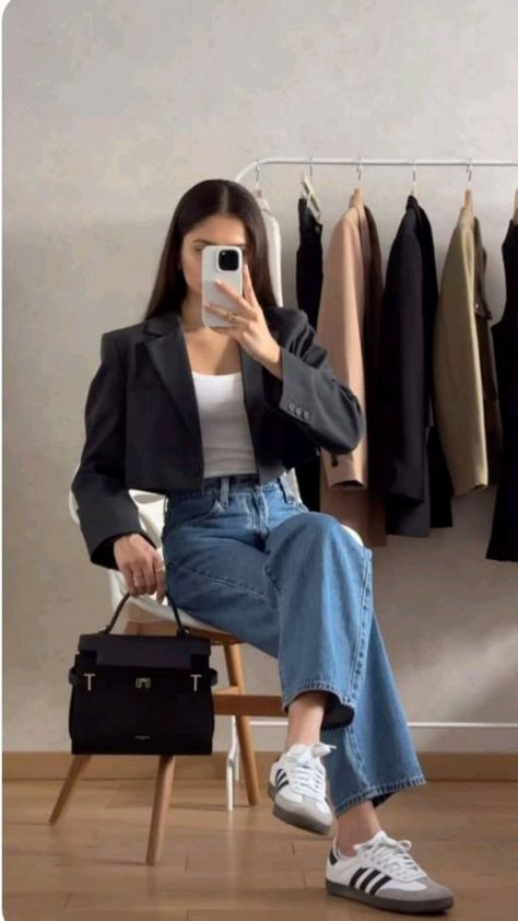 Worship Outfits, Modern Blouse Designs, Outfit Korean Style, Fashionably Late, Korean Casual Outfits, Cold Outfits, Outfit Inspo Casual, Trendy Dress Outfits, Casual Day Outfits