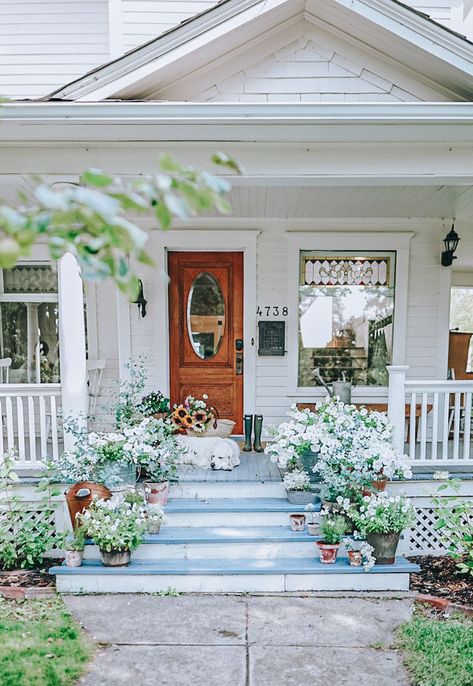 Looking forward to gardening season? Make sure your potted flowers and vegetables flourish with our 7-step guide to planting flowers in pots, your go-to resource for container gardening this season! Planting Flowers In Pots, Front Porch Stairs, Front Porch Flower Pots, Front Porch Plants, Front Porch Inspiration, Flowers In Pots, Front Porch Flowers, Front Porch Steps, Porch Stairs