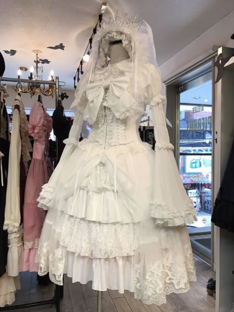 White Goth, Oc Inspo, J Fashion, Really Cute Outfits, Harajuku Fashion, Gothic Lolita, Lolita Dress, Character Outfits, Lolita Fashion